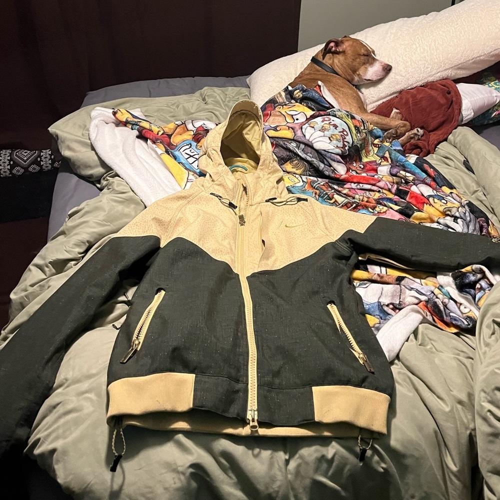 Nike Recco snowboarding jacket